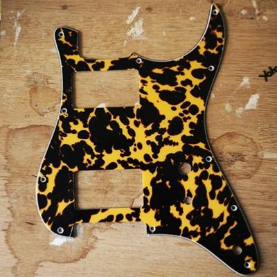 PICKGUARD STRAT HH TOGGLE SWITCH WILD CAT YELLOW