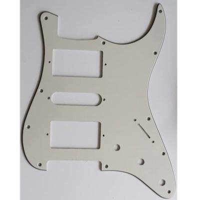 PICKGUARD STRAT HSH AVEC CAPOTS PARCHMENT 3 PLIS