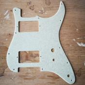 PICKGUARD STRAT HH TOGGLE SWITCH CHAMPAGNE SPARKLE