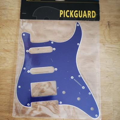 PICKGUARD STRAT SSH BLEU PAILLETE HUMBUCKER AVEC CAPOT