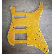 PICKGUARD STRAT SSH YELLOW PEARL HUMBUCKER SANS CAPOT 2 POTS