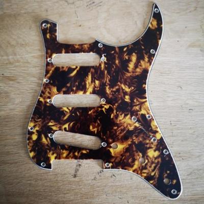 PICKGUARD STRAT SSS VINTAGE '62 MARBLE YELLOW BOSTON