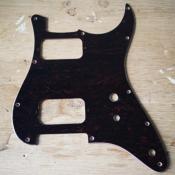 PICKGUARD STRAT HH TOGGLE SWITCH TORTOISE DARK