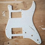 PICKGUARD STRATOCASTER HH CAPOTS ARGENT PAILLETE