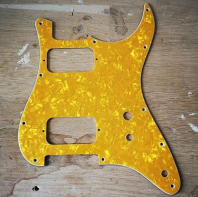 PICKGUARD STRAT HH TOGGLE SWITCH PEARL YELLOW