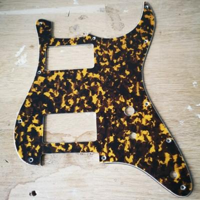 PICKGUARD STRAT HH TOGGLE SWITCH TIGER YELLOW