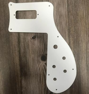 PICKGUARD BASSE RICKENBACKER 4003 BLANC ACRYLIQUE