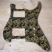 PICKGUARD STRAT HH TOGGLE SWITCH TIGER PEARL