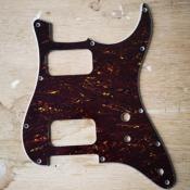 PICKGUARD STRAT HH TOGGLE SWITCH TORTOISE FINE